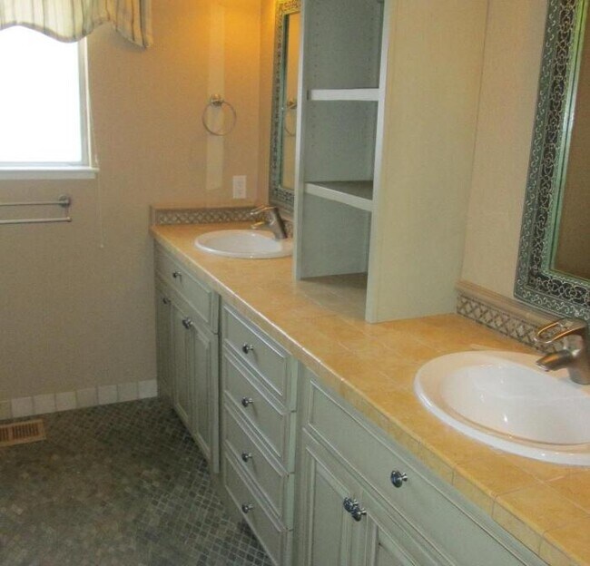 Building Photo - 4 bedroom in Danville CA 94506
