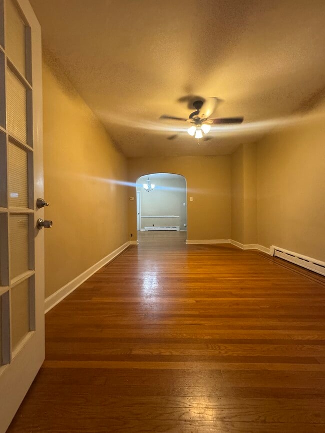 Sala de estar - 1240 Pratt St