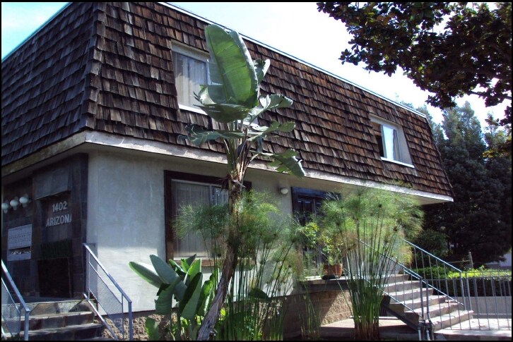 Building Photo - 1402 Arizona Ave.