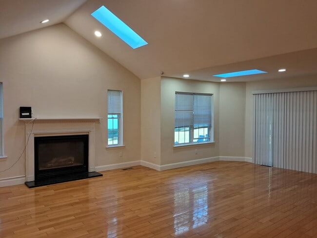 Building Photo - 17 Gaetano Ln