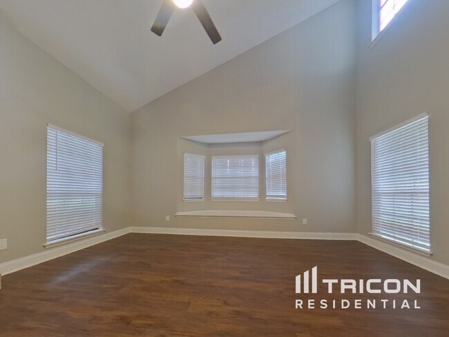 Foto del edificio - 702 Keeneland Pike