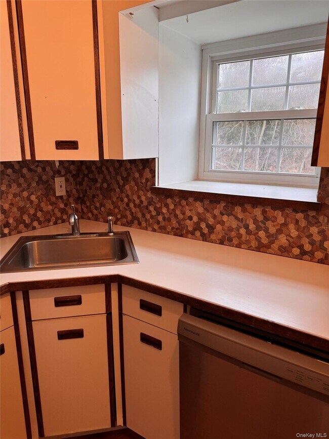 Foto del edificio - 101 Sylvan Ave