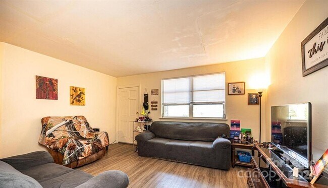 Foto del edificio - 283 15th St SE