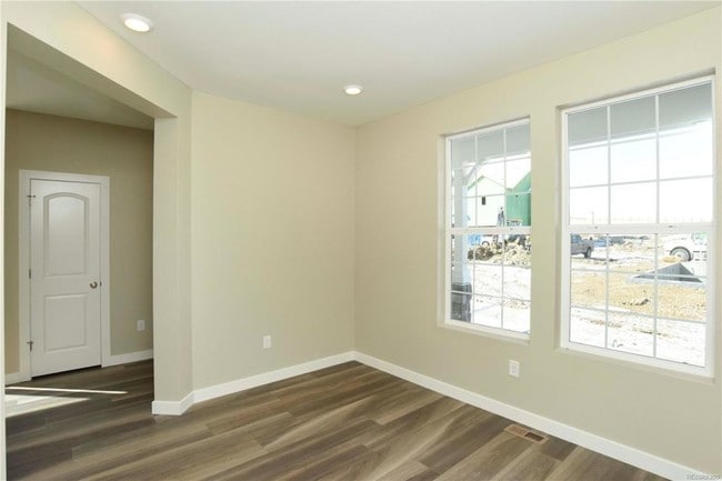 Building Photo - 7593 S Yakima Ct