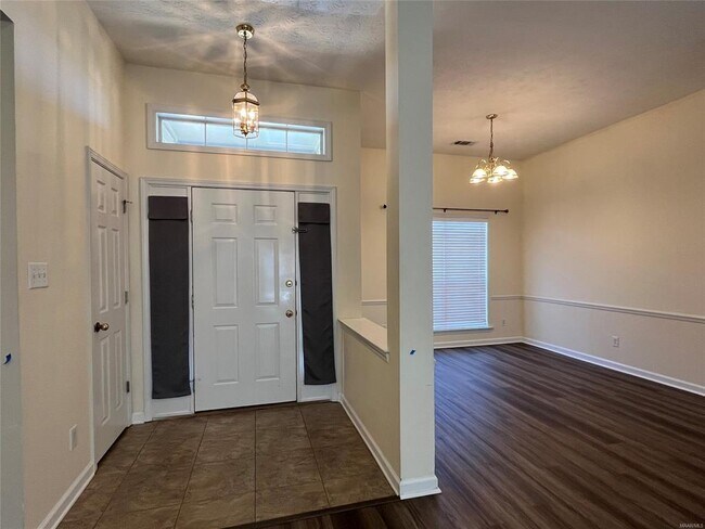 Foto del edificio - 2486 Chancellor Ridge Rd