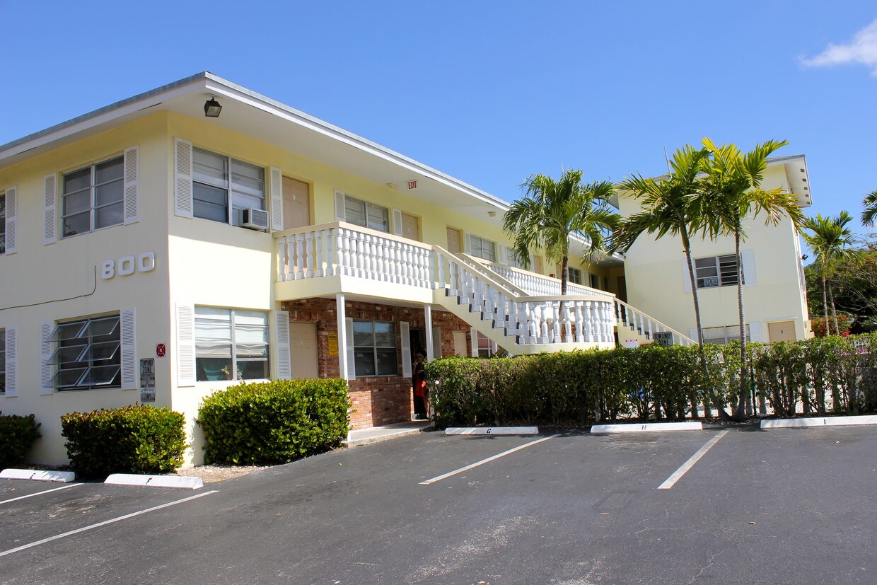 800 NE 17th Way, Fort Lauderdale, FL 33304 800 NE 17th Way Fort Lauderdale, FL Apartments