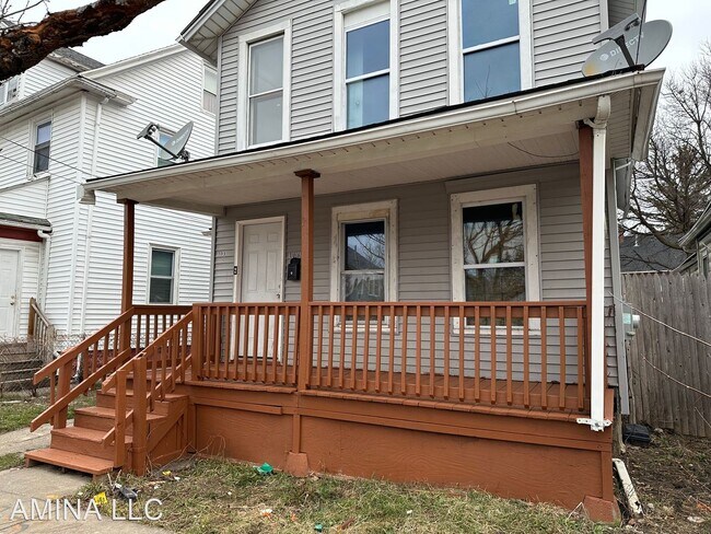 Building Photo - 6 br, 2 bath House - 108 WEEGER ST