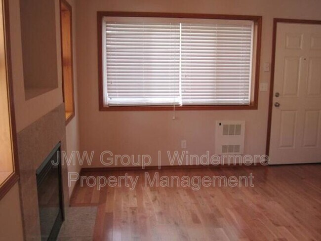 Foto del edificio - 12721 35th Ave NE