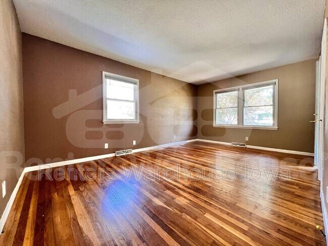Foto del edificio - 2606 E 39th St