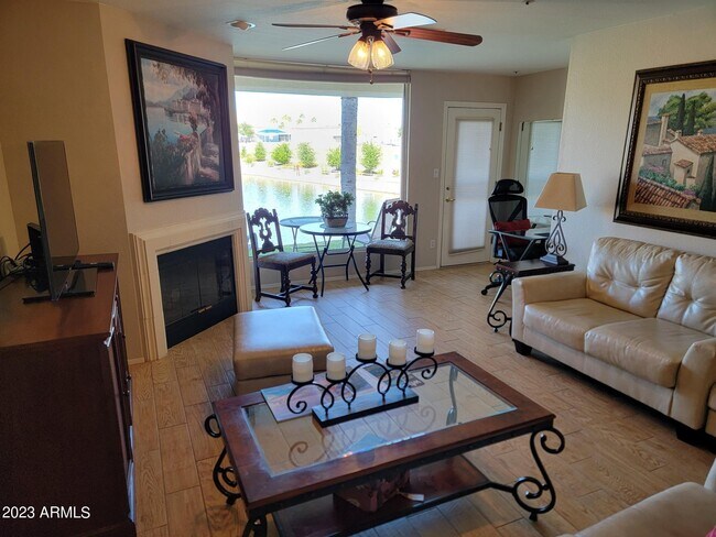 Foto del edificio - 10080 E Mountainview Lake Dr