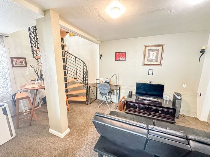 Primary Photo - Charming Studio Apartment in the Heart of ...