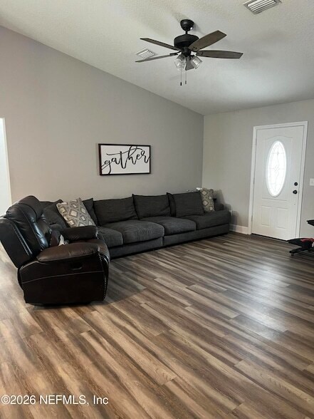 Foto del edificio - 27161 W 12th Ave