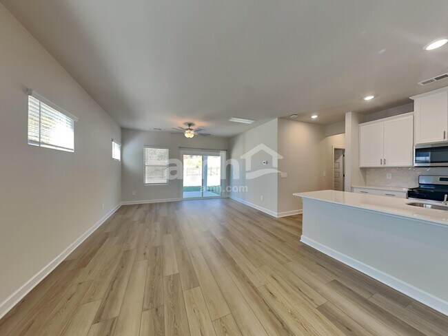 Building Photo - 548 Crowder Pl