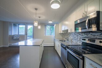 Building Photo - Westmount Estates