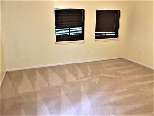 Building Photo - 2555 Terrace Trl