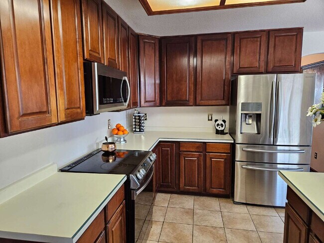 Building Photo - 5 Bedroom/ 4 Bath Two-Story in Governors Place