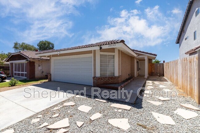 Building Photo - 23643 Birdsong Ct