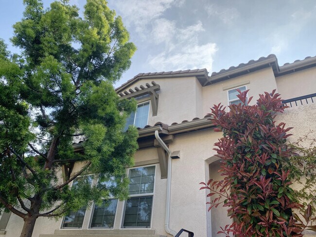 Building Photo - 1555 Silver Shadow Dr
