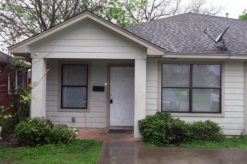Primary Photo - 2103 Davis St