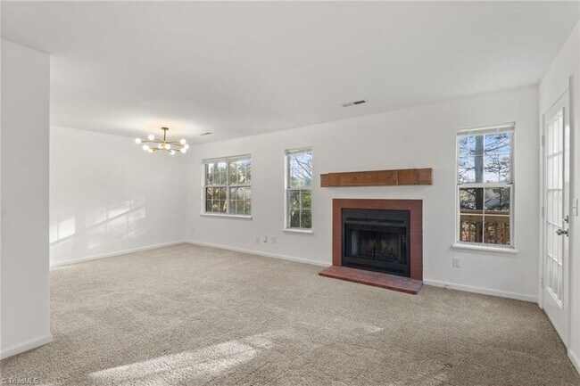 Foto del edificio - 4336 Edith Ln