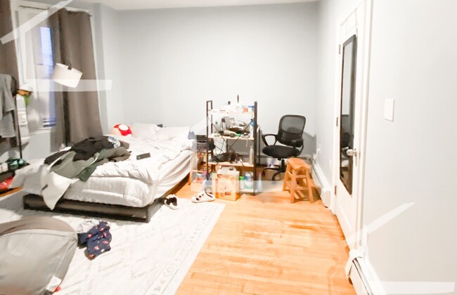Building Photo - Unique BU Apartment