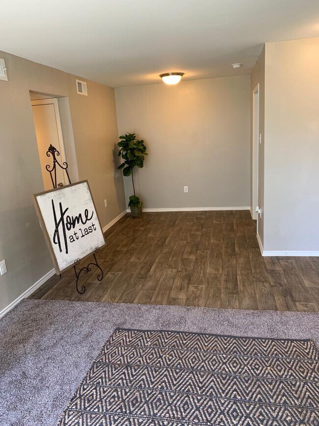 Estrella at Kiest Apartments Dallas, TX