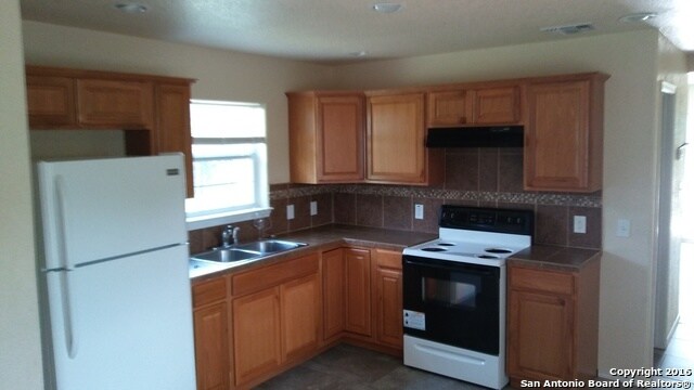 Building Photo - 615 Cantrell Dr