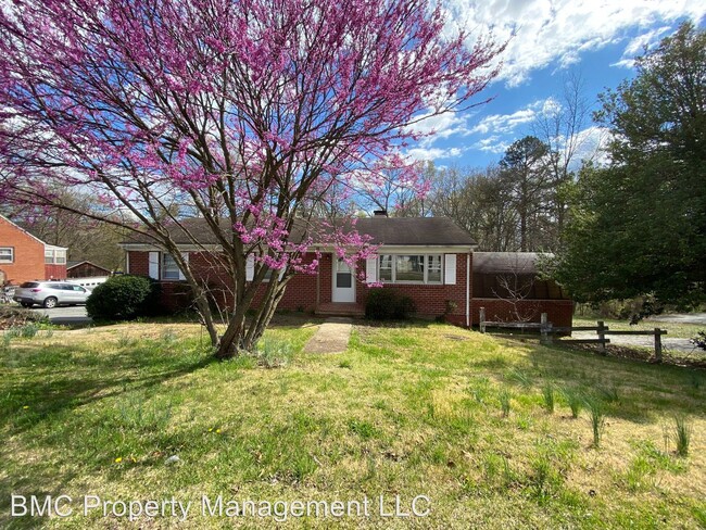 Building Photo - 3 br, 1.5 bath House - 1426 5th Street Ext.