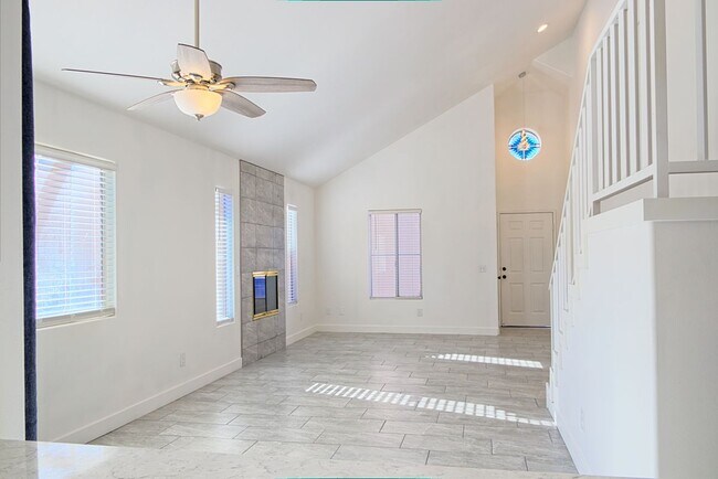 Foto del edificio - 73969 Olive Ct