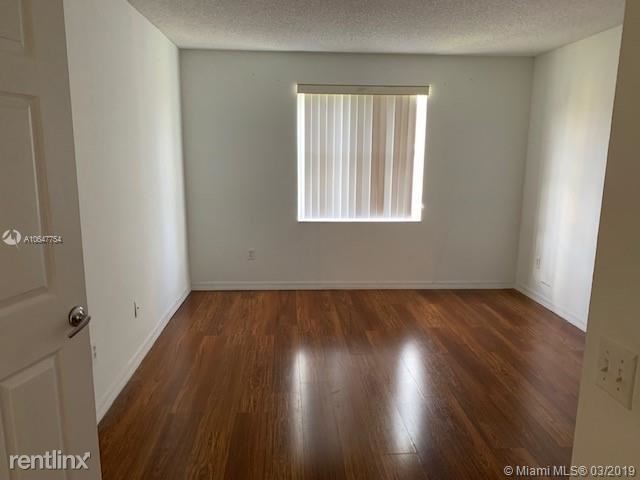 2 Br Bath Condo La Via For Rent In Pembroke Pines Building Photo 2 Br Bath Condo La Via