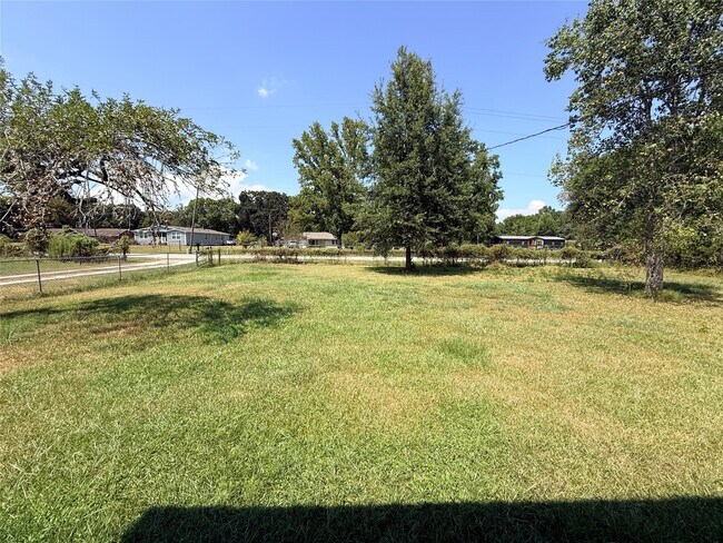 Foto del edificio - 892 County Rd 460
