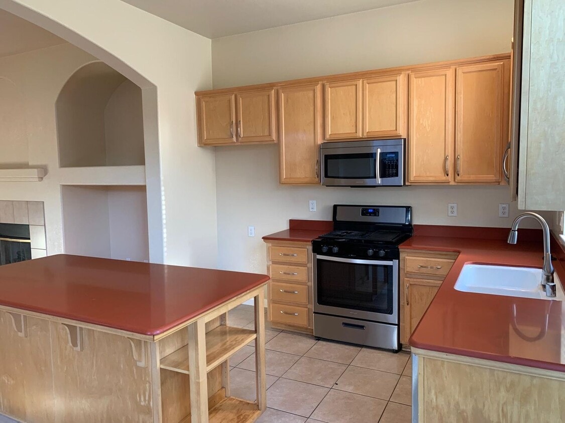 Primary Photo - Beautiful single story home with Solar!