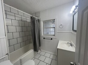Building Photo - 2809 Elgin Ave
