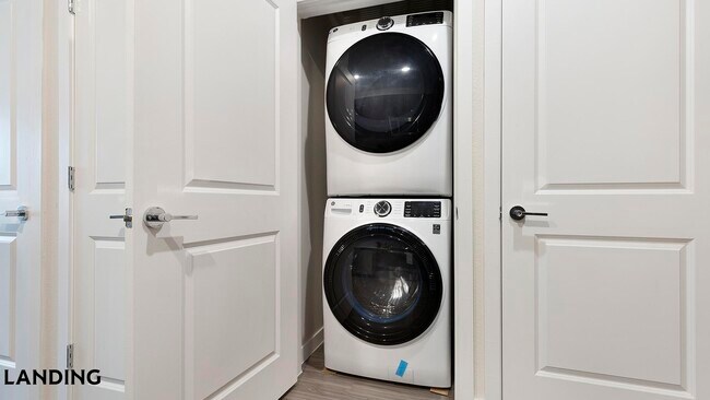 Foto del edificio - 14015 Univ Pass