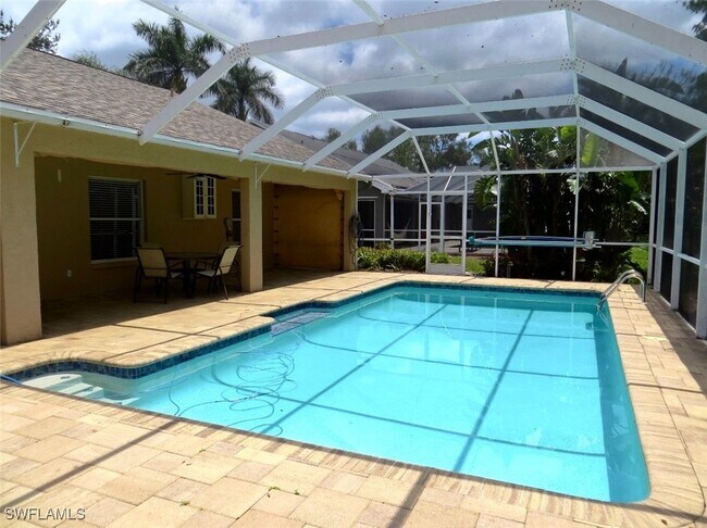 Foto del edificio - 145 Plantation Cir