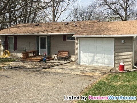 Foto principal - 18013 Browns Lake Rd