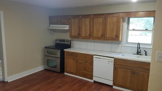 Foto del edificio - 1083 North Point Pleasant Rd