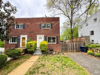 Building Photo - 130 Cambridge Rd