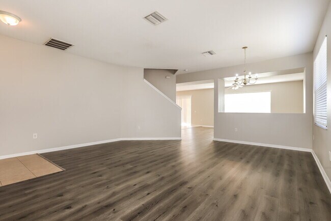 Foto del edificio - 10510 Boyette Creek Blvd