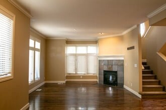 Building Photo - 137 W Village Ln