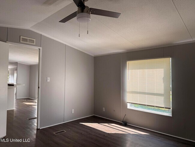 Foto del edificio - 505 Hillview Ct