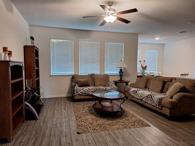 Foto del edificio - 305 Hackberry St