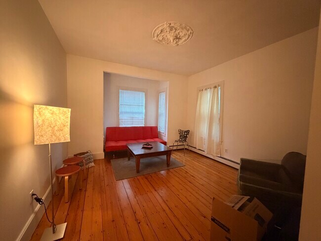 Foto del edificio - 106 Pleasant St