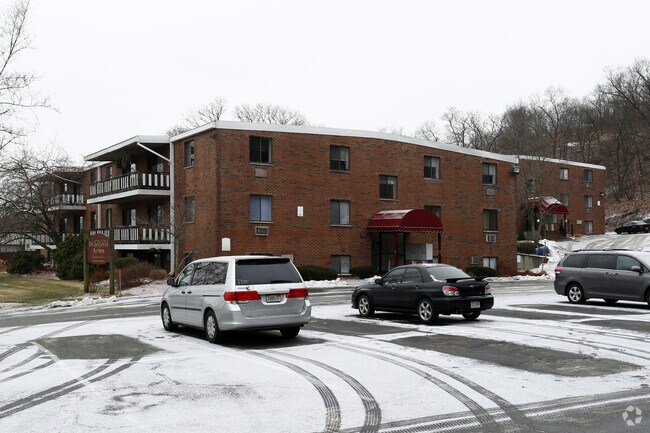Primary Photo - Bradford Condominiums