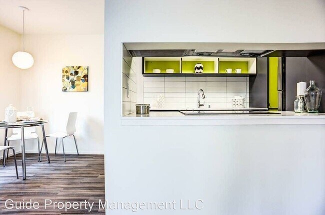 Building Photo - 165 17th Ave