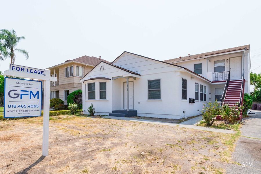 Primary Photo - Newly Remodeled 2BR with Private Deck!