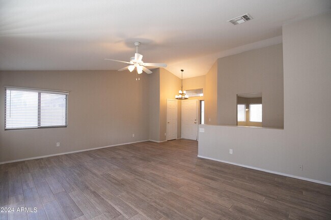 Foto del edificio - 30517 N Royal Oak Way