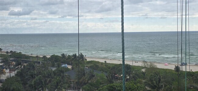 Foto del edificio - 5255 Collins Ave