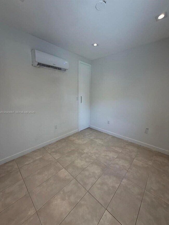 Foto del edificio - 2333 SW 58th Ave