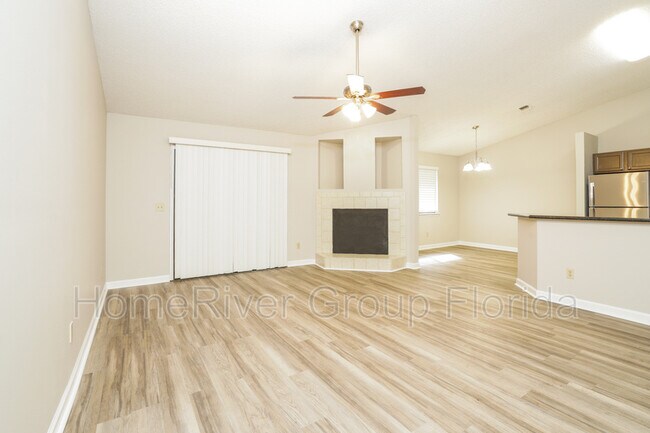 Building Photo - 7404 Amandas Crossing Dr N